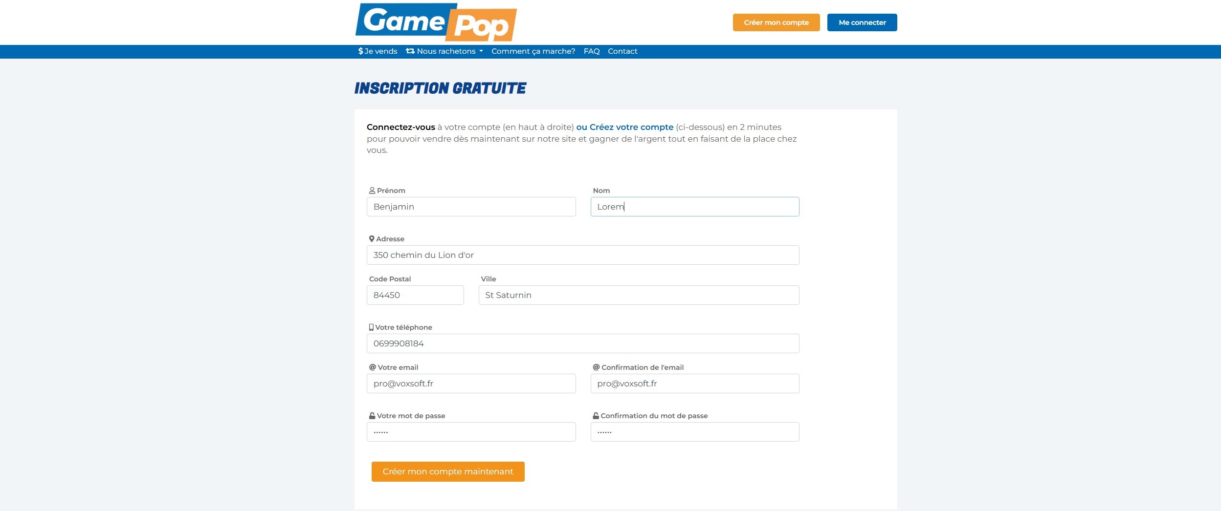 Formulaire d'inscription avec coordonnées et mot de passe.